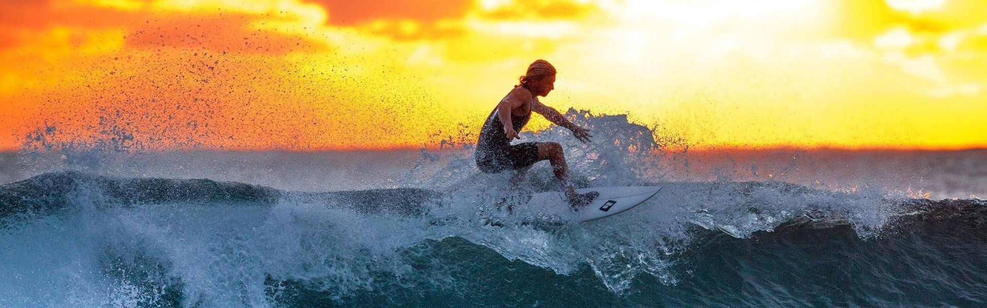 足球直播-休斯顿火箭队现任总教练的执教风格与战术解析