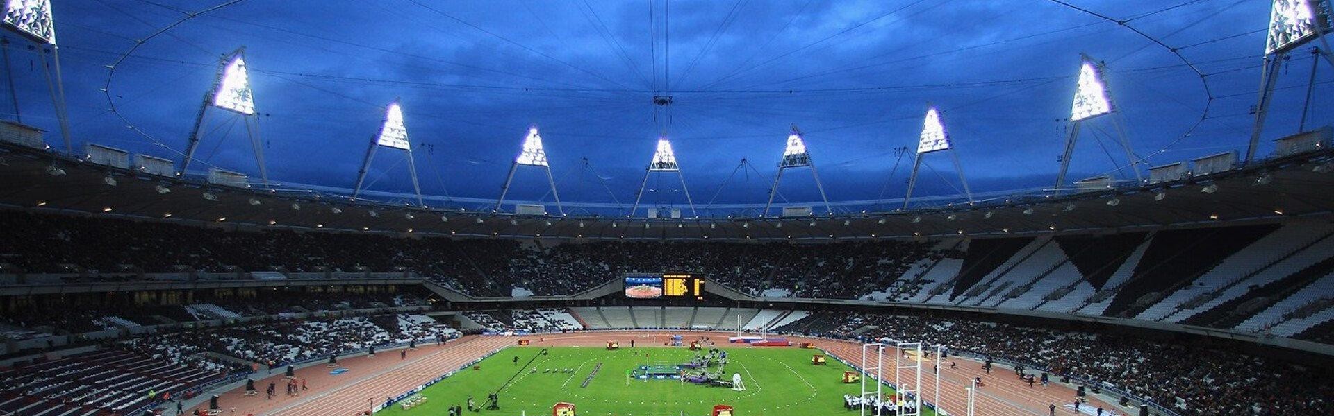 足球直播-范佩西英超时期球衣价值与纪念意义分析