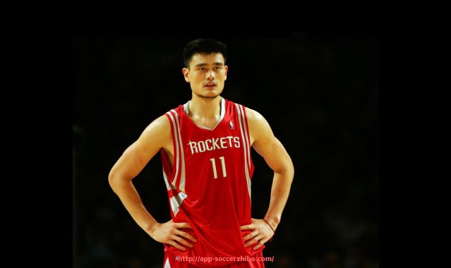 足球直播-直播拜仁欧冠比赛精彩瞬间及赛后战术分析