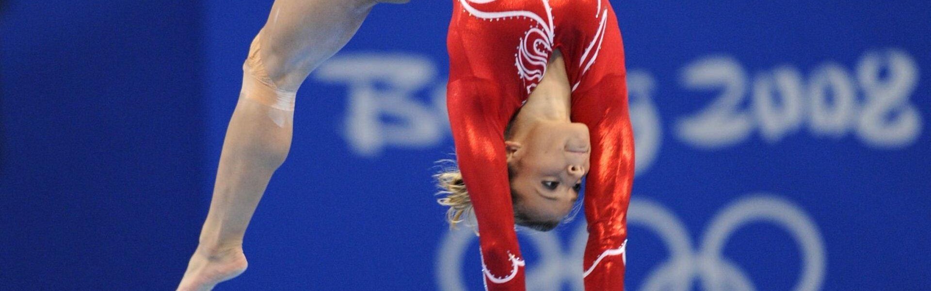 足球直播-拜仁慕尼黑对战德甲各球队完整比赛名单及结果回顾