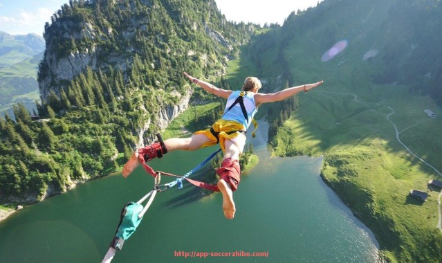 足球直播-世俱杯锋线球员在空位选择能力方面的表现对比分析