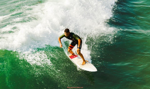 足球直播-欧冠决赛绝杀瞬间盘点：改写历史的进球时刻